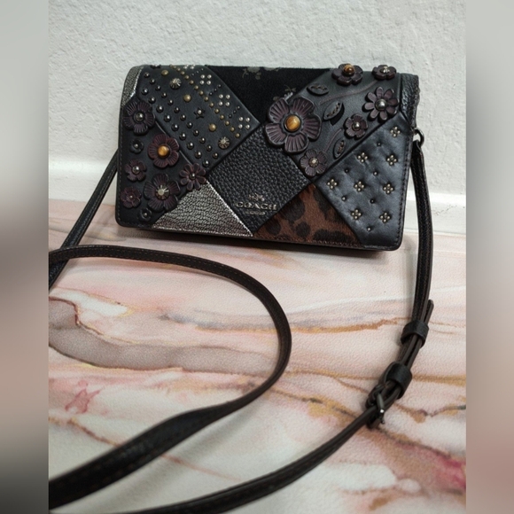 Coach 56117 Foldover Crossbody In Embellished Canyon Quilt Leather Tea Rose - Picture 1 of 13